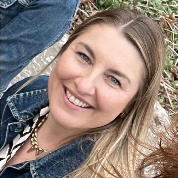 Meet your Posher, Shannon - Picture 2 of 2